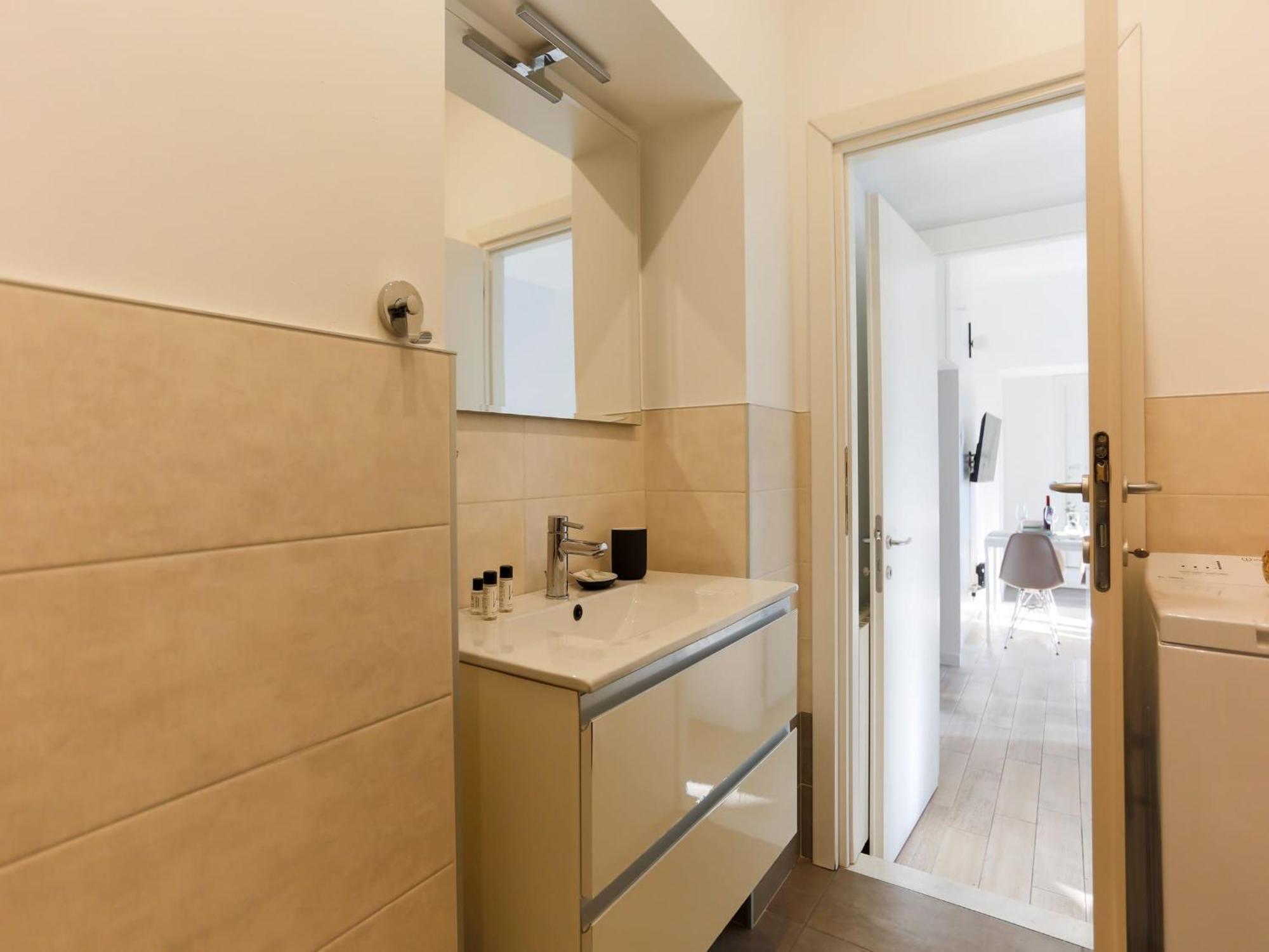 The Best Rent - Spacious Two Bedrooms Apartment Near Porta Romana Milão Exterior foto
